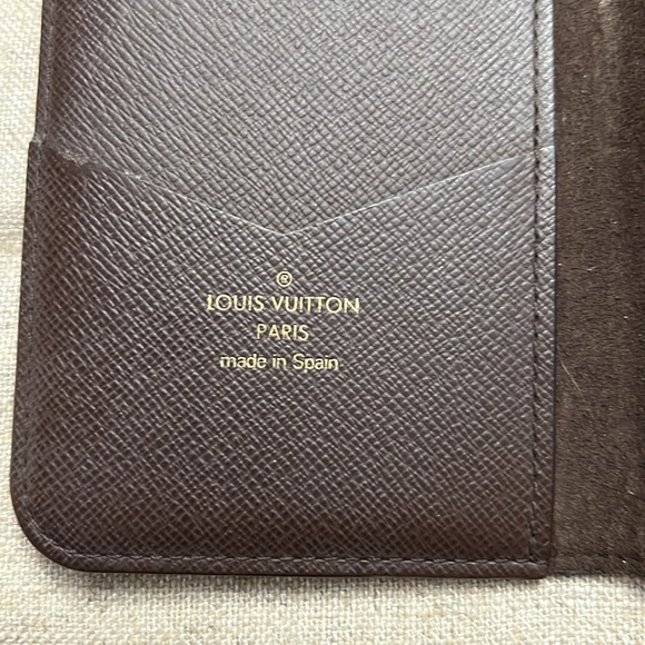 100% Authentic Louis Vuitton bi-fold IPhone X Max wallet - Picture 2 of 10